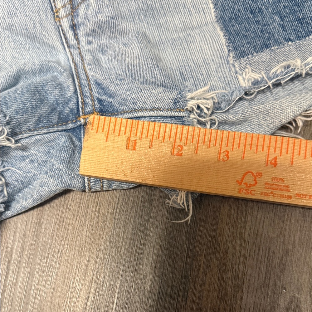 Women’s Levi’s 501 Light Blue Distressed cutoff Denim Shorts 28x2.5 - Picture 3 of 5